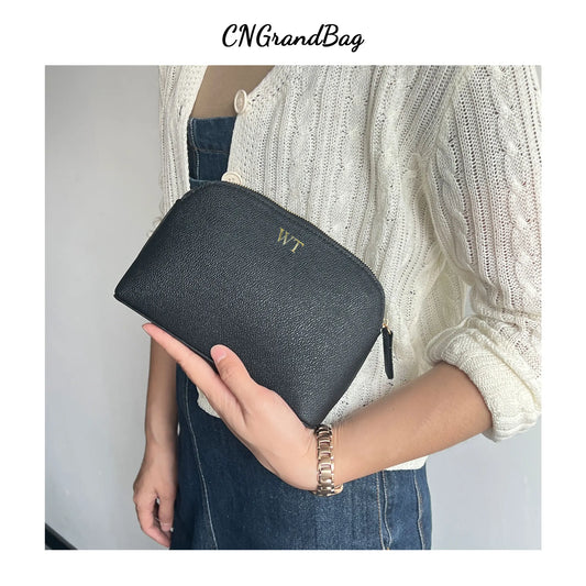 Bolsa de cosméticos de cuero sintético con letras personalizadas, clásica, sencilla, de color liso, con cremallera avanzada.