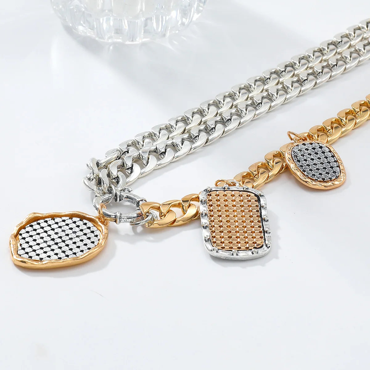 Collar punk de cadena de metal de otoño de gran marca exagerada, diseño de nicho creativo, cadena de clavícula