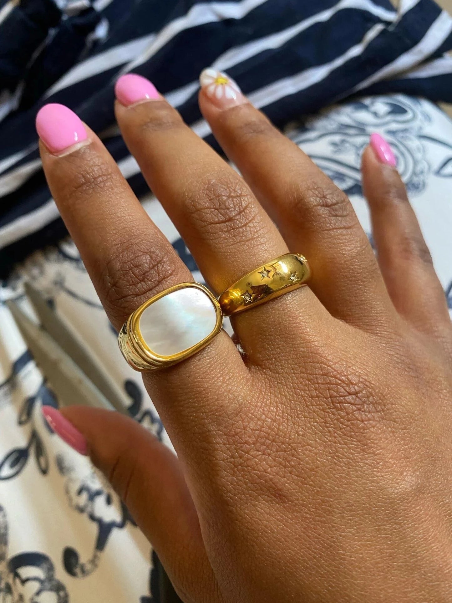 Anillo Uworld de acero inoxidable 316L chapado en oro PVD de 18K para dedo, joyería llamativa, con concha, perla de agua dulce y circonia