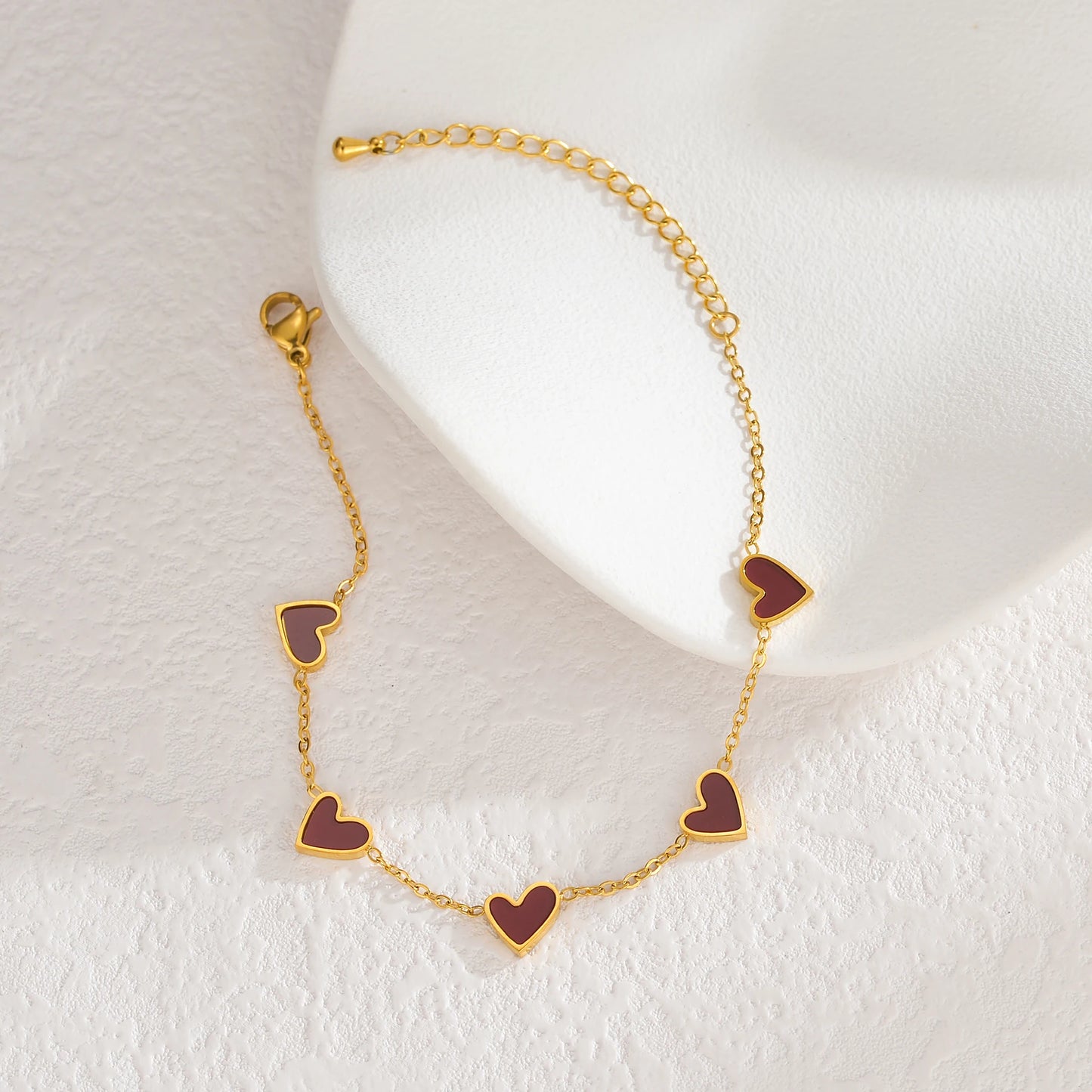 Pulsera de acero inoxidable chapado en oro de tendencia para mujeres con diseño de corazón con gotas de aceite multicolor