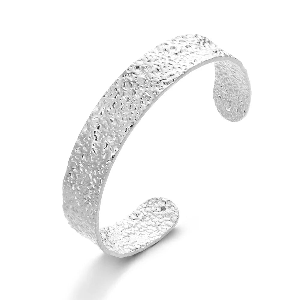 Brazalete Abierto con Patrón Clásico Exquisito para Mujeres, Pulsera Tipo Cuff, Color Oro, Brazalete de Acero Inoxidable