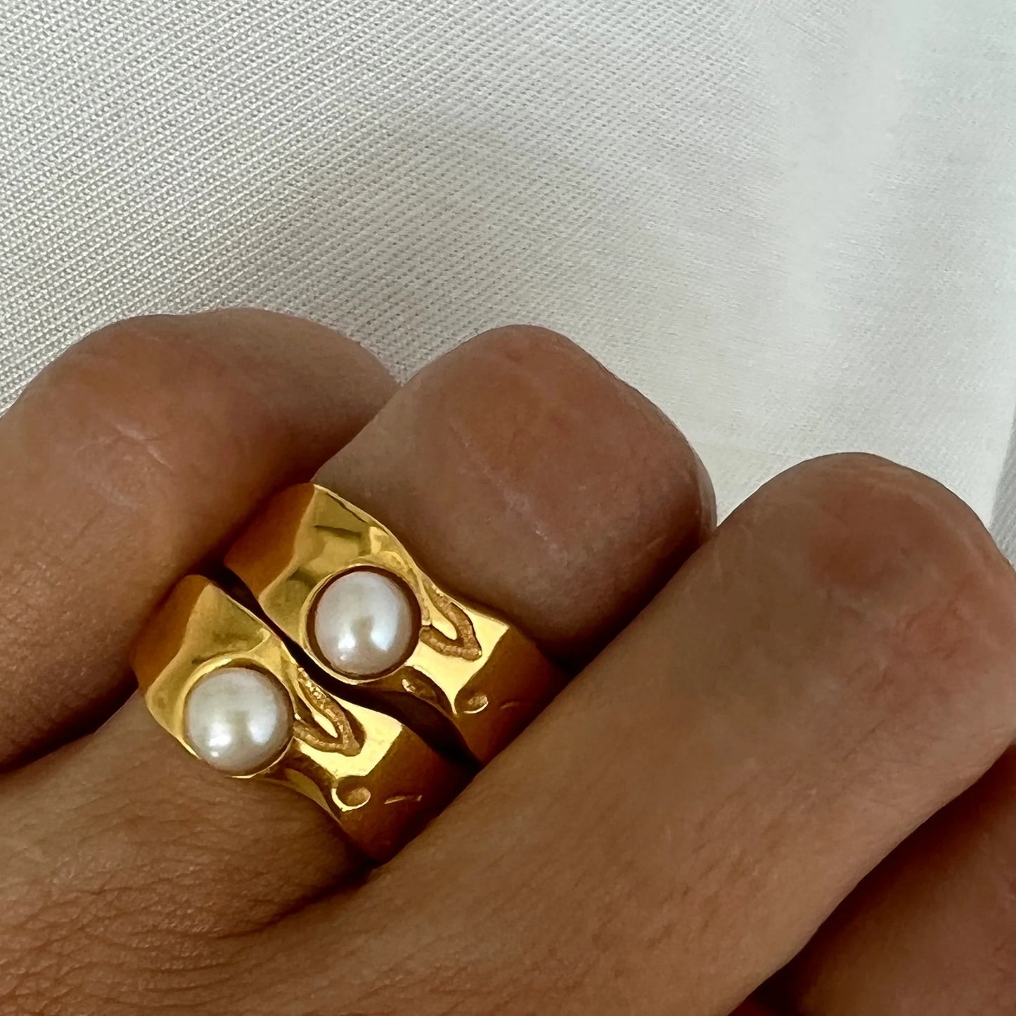 Anillo Uworld de acero inoxidable 316L chapado en oro PVD de 18K para dedo, joyería llamativa, con concha, perla de agua dulce y circonia