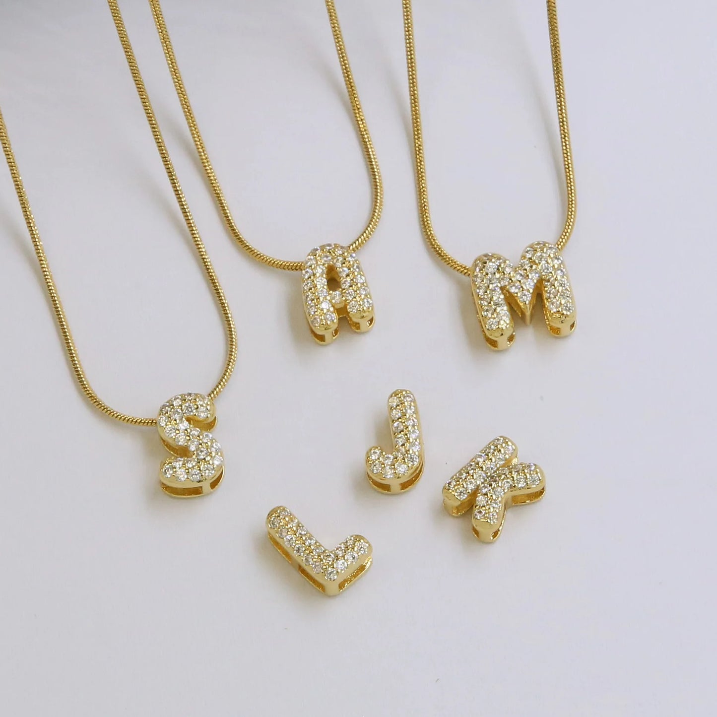 Collar con Inicial de Letra Bonita, Baño de Oro de 18K, Collar con Zirconias, Collar de Letras Infladas