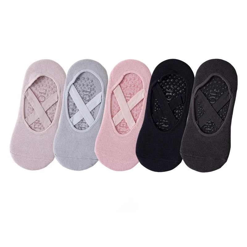 5 pares de calcetines de yoga antideslizantes para mujer, ideales para danza, pilates y gimnasio. Calcetines invisibles de algodón transpirables con agarre de silicona para entrenamiento en interiores.