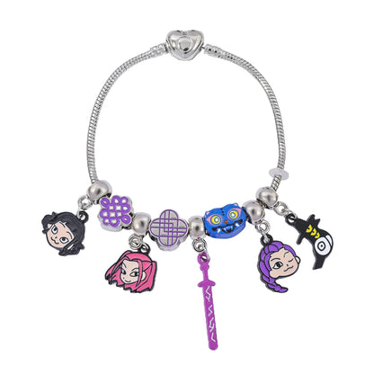 Pulsera estilo Pandora de la película kpop hunters, vienen los Charms de las chicas guerreras Harajuku Fans. La pulsera y los accesorios se pueden acomodar a tu gusto está preciosa y es de excelente calidad para tu niña o adolescente