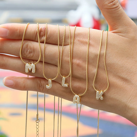 Collar con Inicial de Letra Bonita, Baño de Oro de 18K, Collar con Zirconias, Collar de Letras Infladas